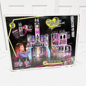 NIB Mattel Monster High Deluxe High School 4ft Tall Folding Doll House 2015